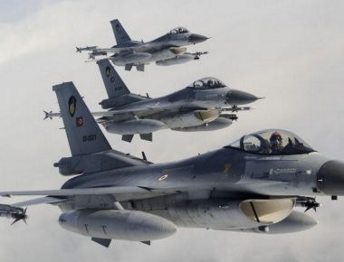 Μπαράζ παραβιάσεων από την τουρκική Αεροπορία με τρεις εμπλοκές